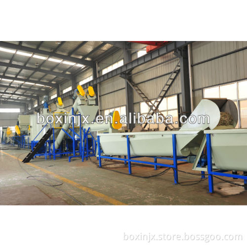 PET bottles crushing machine
